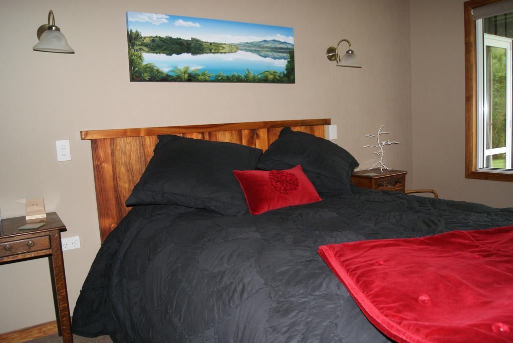 Gully Retreat Karapiro Bed & Breakfast Cambridge Ngoại thất bức ảnh